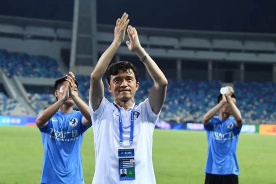 另外，引进基维奥尔、召回加比亚也是米兰考虑的选择。